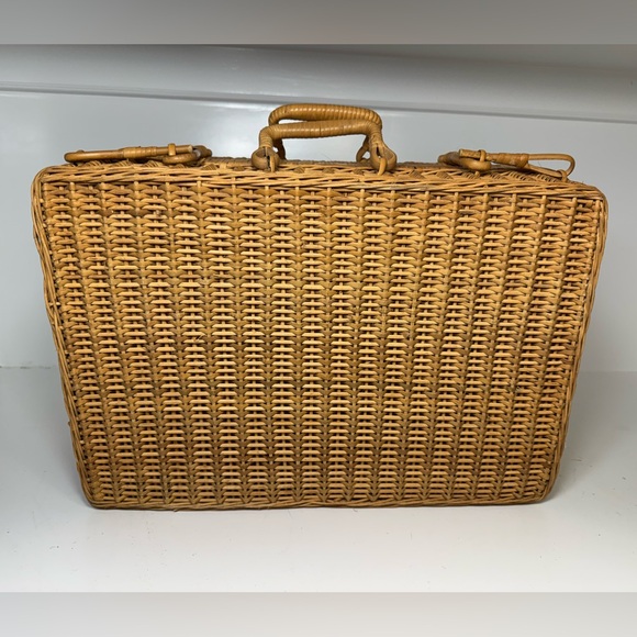 Other - Vintage Natural Woven Wicker Sewing Basket Bin With Lid And Dual Handles